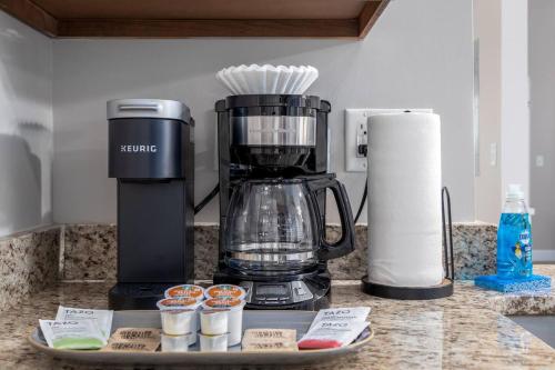 The Pondview Penthouse King Bed Balcony WD - main image