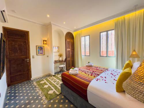 room detail thumbnail 1