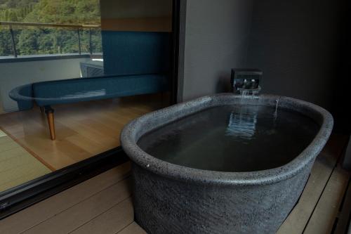 越中五位花尾温泉山帽子