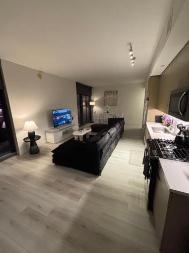 Beautiful 1BR - DTLA!!, Los Angeles (photo 9)