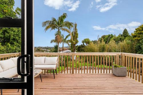 Most Peaceful & Private City Retreat - New AC - CBD 12 KMs & Airport 17KMs Away, Auckland (photo 3)