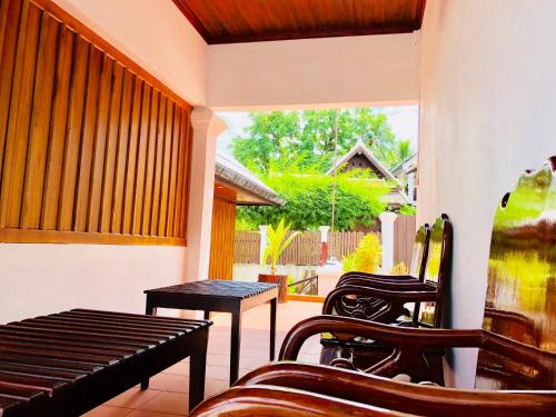 Merry Riverside Hotel near Wat Sensoukharam