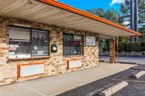Budget Host Inn by Hotel O Portland near I-65
