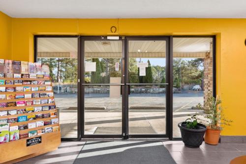 Budget Host Inn by Hotel O Portland near I-65