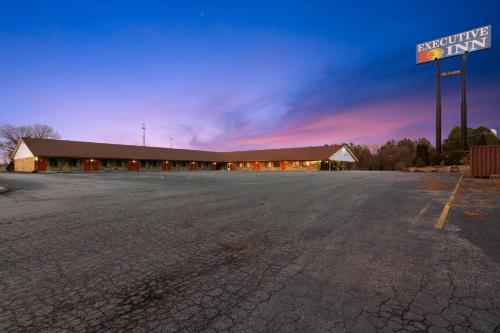 Budget Host Inn by Hotel O Portland near I-65