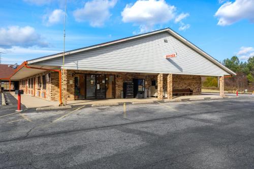 Budget Host Inn by Hotel O Portland near I-65
