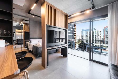 BHaus Faria Lima VN Millennium Vila Olimpia - Grand Apartment Deluxe com Vista Incrível 15o andar - Condomínio Alto Padrão - Academia - Piscina - Lavanderia - ml55, São Paulo