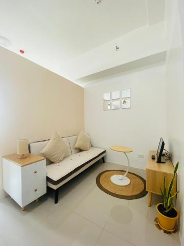Modern Minimalist City Views in Prime Location, Manila