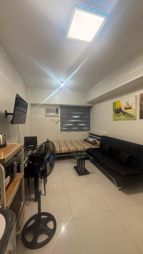 Princeton condo near gilmore STA Wifi Netflex, Manila