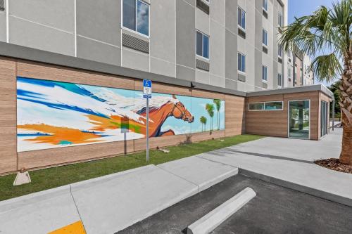 Everhome Suites Ocala I-75 North image