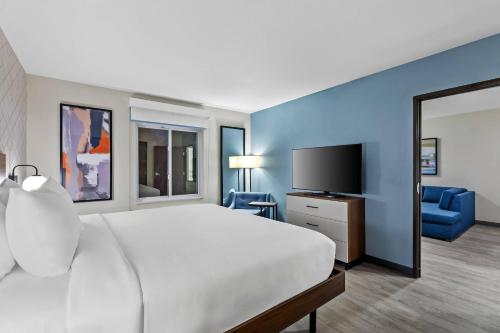 Everhome Suites Ocala I-75 North – Ocala, FL