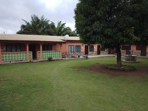 Quiet and Secure House, Hohoe