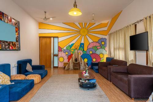 Whiite Panda - Backpacker Hostel in Delhi Greater Kailash 1