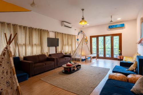 Whiite Panda - Backpacker Hostel in Delhi Greater Kailash 2