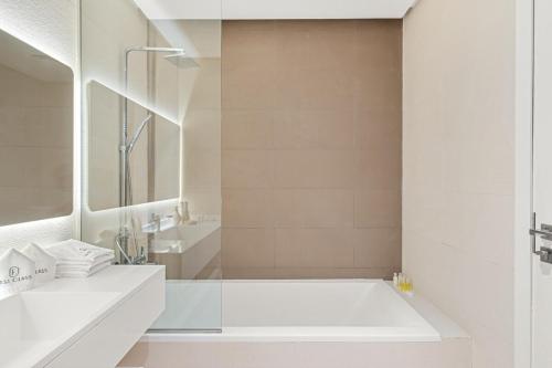 FIRST CLASS 1BR Luxury Meets Simplicity, Dubai (photo 7)