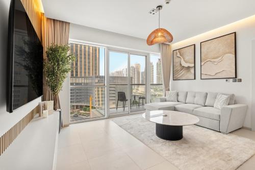 FIRST CLASS 1BR Luxury Meets Simplicity, Dubai (photo 8)