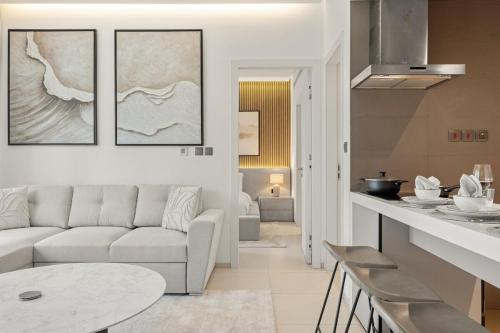 FIRST CLASS 1BR Luxury Meets Simplicity, Dubai (photo 10)