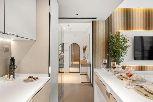 FIRST CLASS 1BR Luxury Meets Simplicity, Dubai (photo 5)