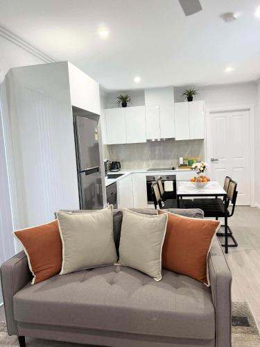 Kitchen, 2 Bedrooms Minimalist Home in Moss Vale in Moss Vale