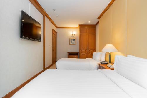 Grand Diamond Suites Hotel - image 6