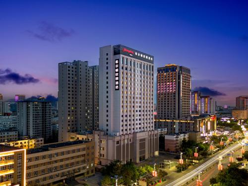 . Hampton by Hilton Kuitun