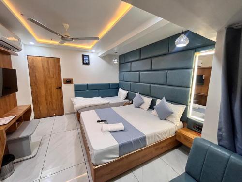Hotel Skyland – Ahmedabad, TN