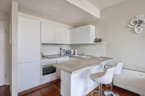 Modern Penthouse with Terrace and Parking - main image