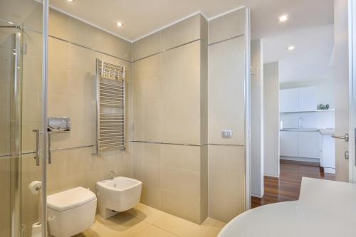 Modern Penthouse with Terrace and Parking - image 4