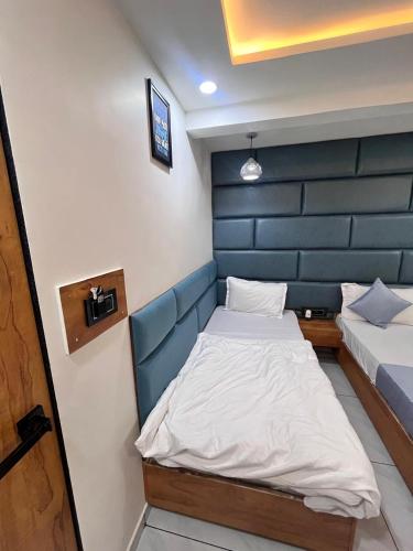 Hotel Skyland – Ahmedabad, TN