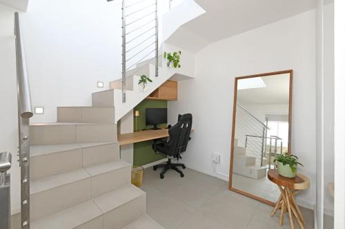 Serene Penthouse with Iconic Views with Private Pool in 維里德荷克