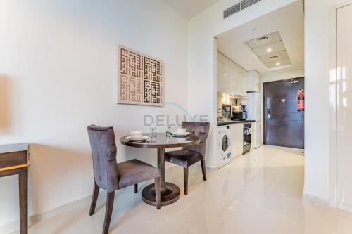 Furnished Studio Near Circle Mall, Close to Parks, Jogging Tracks, Bus Stops And Grocery Stores - Damac Ghalia, JVC by Deluxe Holiday Homes, Dubai (photo 6)