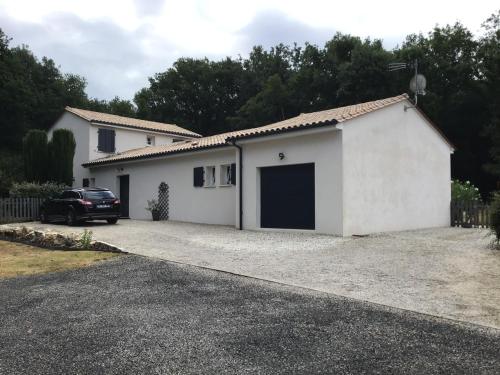 Havre de paix avec 2 chambres et salle de bain in Claix (Poitou-Charentes)