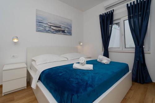 Private apartment with sea view