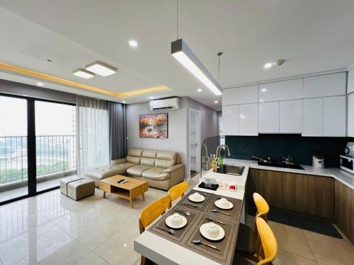 SOL - Vinhomes D’capital Luxstay