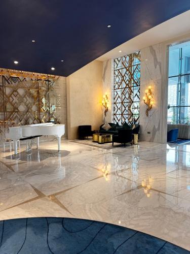 Stunning Bay View Studio in Center of Dubai - image 2