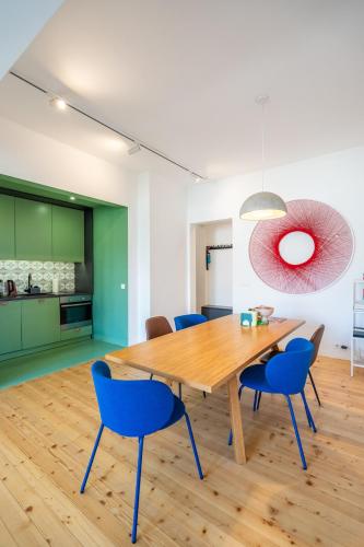 Bright & Central 2BR in Historic Heart of Sofia, София