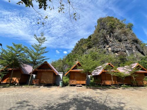 Cottage Pier 2 of Rammang-Rammang in Bonto Lempangan