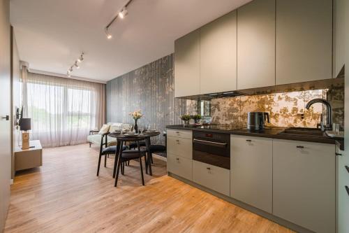 Dmowskiego Apt - Parking, Balcony - by Rentujemy, Breslavia (foto 9)