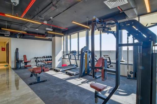 Majestic Retreat | 1BR Dubai - image 2