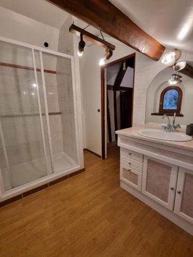 淋浴間, Le PRESSOIR in 梅濟東卡農