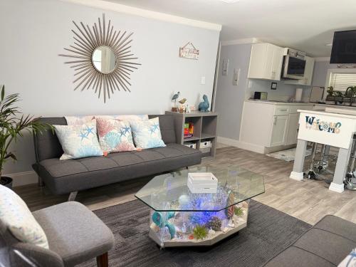 Cocoa, Beach house-2