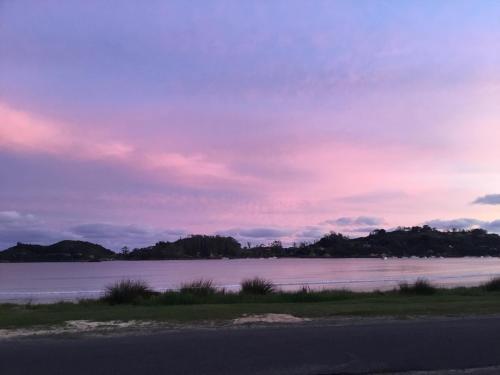 Butterfield Beach Studio Car inclusive in เกาะสเตวาร์ท