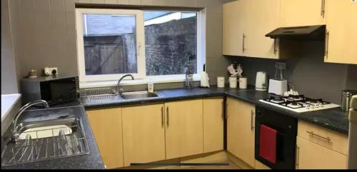 284 - Room 5 - Beachfront - Fantastic sea views in Swansea Városközpont