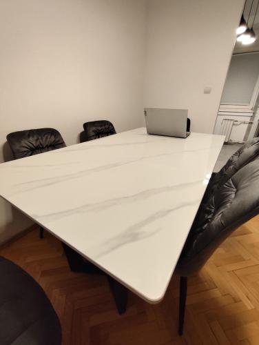 Gigabit High-Speed Internet Modern Apartment, Skopje (fotografie 9)