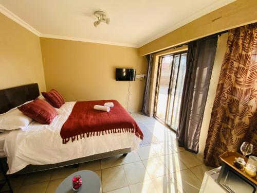 Lesari Stay, Centurion
