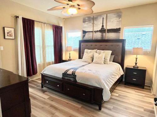 Vacation Home with Whole Home Air Cleaner and Jacuzzi, Austin (photo 9)