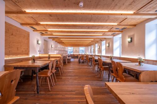 餐廳, Gasthof zur Post in 巴特維塞