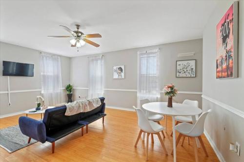Cozy 1br Deck Apartment Near Rittenhouse Square in Philadelphia, USA