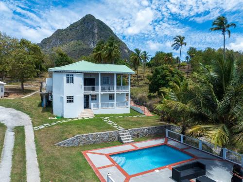 Piton star villa in Fond Doux