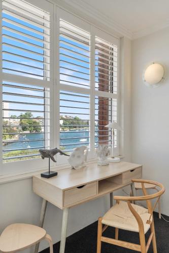 Bay Court II -Spacious Studio next to Hayes Beach - image 2